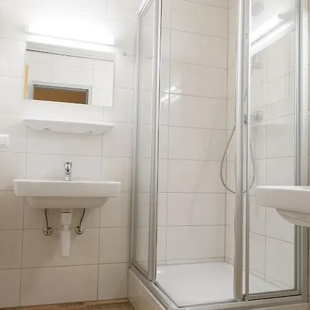 Jugend- Und Familiengaestehaus Klagenfurt Hostel *