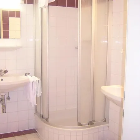 Jugend- Und Familiengaestehaus Klagenfurt Hostel *