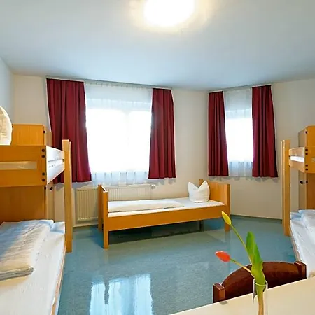 Jugend- Und Familiengaestehaus Klagenfurt Vandrarhem *