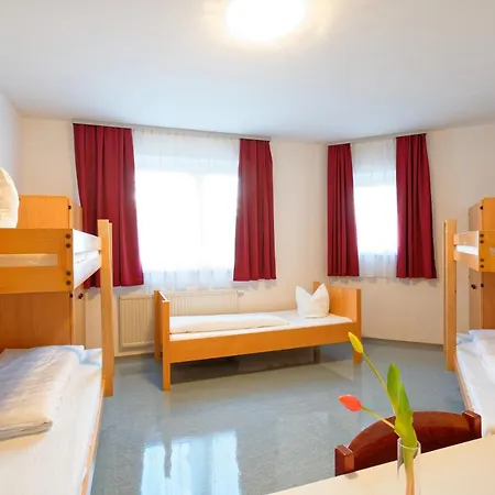 Jugend- Und Familiengaestehaus Klagenfurt Vandrarhem *